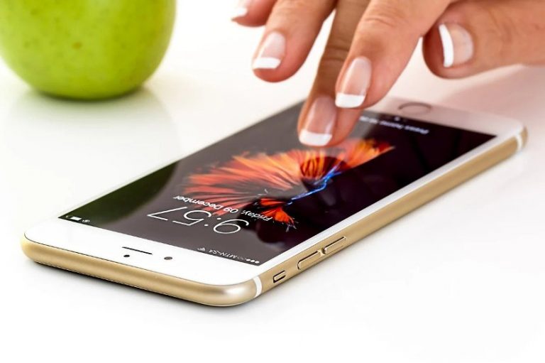Are iPhones Really Worth the PriceTag? Tech Review